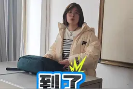 携手走过风雨泥泞，我拉你一把，你扶我一辈子，这就是夫妻间的双向奔赴。#夫妻日常 #医生 #小高和小高的日常 #大丈夫视频封面