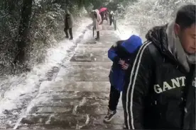 #你的城市下雪了吗 这个时候不得不拿出达州下雪的视频#达州 #回忆一下 #冬天该有的样子视频封面