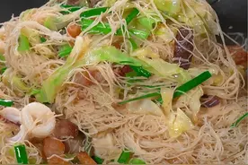 真的太香了，这样炒的兴化粉，您能吃几碗#兴化粉 #家常炒粉做法视频封面