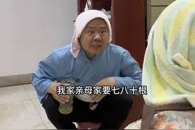 陈奶奶裹粽子，李奶奶还晓得坐到一边去#包粽子 #农村原创视频 #李奶奶视频封面