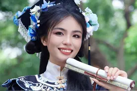 更适合中国宝宝体质的毕业照#新中式#毕业#簪花#抗老精华水#自然堂极地圣水视频封面