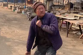 农村大集—习武大爷，现场教学武术！#农村大集 #大爷永远是大爷视频封面
