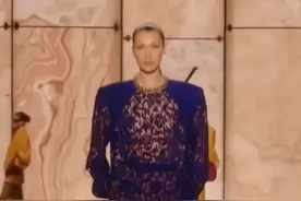 超模:贝拉bellahadid  for 圣罗兰秀场2025💙#超模 #bellahadid #秀场 #圣罗兰 #时装秀视频封面