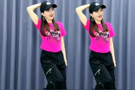 #撞够了南墙才回头 #热门音乐🔥 #杨丽萍广场舞视频封面