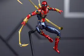 这么小的蜘蛛侠也有合金成分？！ 小比例掰起来就是爽啊🕷️🤟#蜘蛛侠 #手办 #漫威 #threezero #可动人偶视频封面