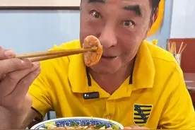 好久没吃葫芦头了，今儿好好解个馋，温拌肥肠和棒棒肉也少不了，香滴个很呐！#王双宝 #葫芦头 #棒棒肉 #妈呀太香了 #西安美食视频封面