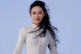北方的姑娘草原的汉子#雪地里撒欢 #周安安骑马视频封面