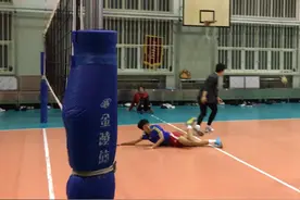 世界级女排自由人YuKi训练时也会失误…崔咏梅老师很严厉对不起崔阿姨！#中国女排 #排球 #扣球 #世界冠军 #女排