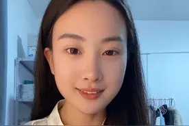 机缘巧合，今日把《大乘离文字普光明藏经》全文录下。视频文字反复校对，学fo时间不长，根据自己理解录出视频，若有错误或表达歧义，还请PS谅解。 从录制到发出，整整五个半小时，第一遍文字校对，第二遍视频跟文字配合，第三遍整体听读加视频转场修饰，第四遍剪辑气口，第五遍加音乐，第六遍整体听读。在这其中我更加深刻理解经文含义🙏感恩遇见 感恩……视频封面