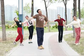 跟着节奏、蹦跶起来#一学就会系列 #零基础学舞蹈视频封面