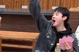 剪完这个视频，满脑子都是陈少熙那句：“拿走”，太洗脑了哈哈哈#十个勤天 #陈少熙 #何浩楠 #十个勤天直播 #十个勤天斗地主视频封面