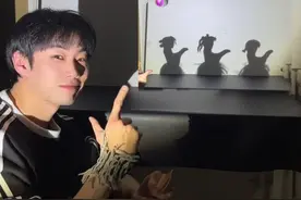 用手指跳手影卡点舞 #ash卡点舞#卡点舞 #锦衣手影视频封面