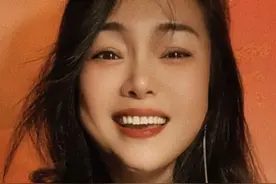 我们不要走散好吗？万一今生的相遇是上辈子磕头求来的呢？#热门音乐🔥 #治愈系笑容 #情感共鸣视频封面
