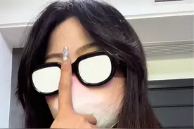 用闺蜜坏了的娃做一个捏捏娃手机壳 #手工 DIY给闺蜜做一个软软糯糯的捏捏娃手机壳～惊喜～哈哈哈@抖音短视频视频封面