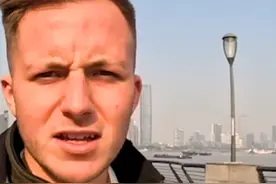 英国小伙带着傲慢与偏见游中国，引发网友怒斥：不欢迎洋垃圾视频封面