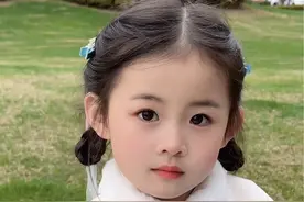 听说圆脸 耳朵大的女孩子福气大😜 #国泰民安脸 #耳朵大有福 #圆脸女孩 #骗你生女儿视频封面