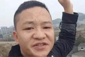 你们遇到这样的事情应该怎么做？这个司机做的对不对？#小邓摆货运视频封面