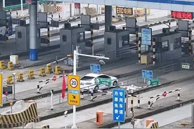合六快速路最后一标段火热施工中，官亭收费站也即将到期，届时六安与合肥的时空距离越来越近了，六安未来可期#合肥 #312国道 #六安视频封面