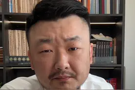 列车故障三小时闷热难忍，乘客破窗通风是否违法？ #黑袍律师 #紧急避险 #铁路部门回应K1373次列车脱线视频封面