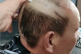 #男士理发店 #在家剃头 传统理发，老刀刮光头舒服解压#剃光头 #解压 @美业小助手 @DOU+小助手 晚上好🌹🌹感谢关注支持🙏🙏❤️❤️视频封面