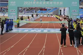 2024盐城马拉松男子半程冠军诞生#盐城 #宝藏盐城dou起来视频封面