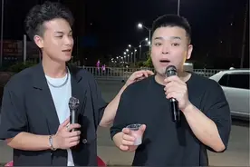 无法替代最初的那份情怀#难得有情人#叔侄组合 #大排档歌手 #农村大哥爱唱歌 #街头唱歌视频封面