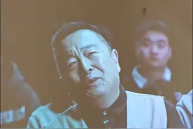 #北京老外被董浩勾起童年回忆 ，称现在出门也会被叫阿姨了。 #北京土著老外被董浩感动了#董浩称8090后扮演大人太累视频封面