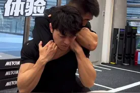 看比赛的时候总是幻想被绞的时候 怎么不用腿支撑，或者回击对方 试了才知道，被绞的瞬间脑子是一片空白的窒息感视频封面