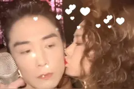 跨年狂恋舞台妆造解析#湖南卫视跨年晚会 #戚薇时尚图鉴视频封面