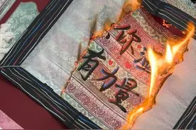 周岁快乐！ 大概是因为世间没有天使，所以才有了妈妈的角色，她会为你插上羽翼，给你世间最温柔的爱！#亲子互动视频封面