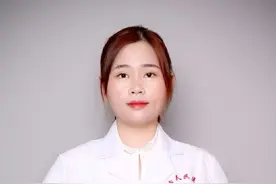 鼻胃镜长什么样？超细胃镜长什么样？ 作这期视频，是因为之前有粉丝提出希望生产出细#注射 胃镜，我想说，这种镜子已经有了。鼻胃镜作为超细胃鼻，有它的特殊使命，并非常规检查用。镜子也并非越细越好，越软越好。太过细软的镜子支撑性不够、可操作性更差，在治疗性操作时往往不足以胜任#医学科普 #胃镜 #医疗创作者培优计划