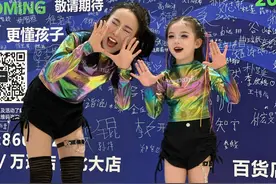 正好和Anan老师学了一年的爵士舞，年末汇演，顺利完成！视频封面