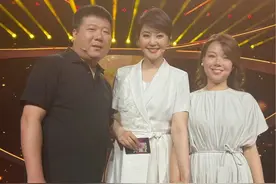 在重庆电视台 谢谢你来了 节目现场录制很成功 ！我们看到了最喜欢的央视卫视主持人方琼 ，她人又高又瘦又漂亮而且为人特别友善 ，合影的时候她像个大姐姐一样握紧着我的手 三位评委老师也特别有亲和力 才让我们没有任何压力 真的很幸运！视频封面