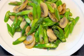 芦笋炒口蘑 #口蘑芦笋做法  #大人小孩都爱吃 #家常小炒视频封面