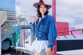 这世界老是对高矮胖瘦有各种偏见，女生一米八怎么了？高没有罪，罪在你的审美！@同同Alisa模特 #时尚 #模特#高个子女生 #180大长腿视频封面