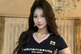 发牌 发牌～#抖音潮流舞蹈地图 #发牌摇 #何秋亊 #dance #慢摇视频封面