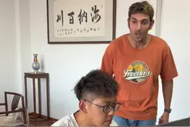 不做别人的天命人，做自己的真大圣#让老外感受中国文化 #老外  #黑神话悟空视频封面