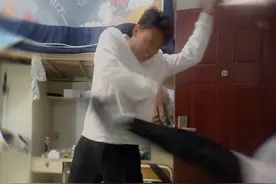 喊你也不是，不喊你也不是～#大学生 #卧龙凤雏 #真实还原视频封面