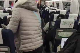 为什么现在的人宁愿坐6个小时的高铁，也不愿意坐两个小时飞机✈#坐火车去旅行 #火车视频 #绿皮火车 #旅行在路上视频封面