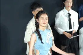 #裴佳欣 二年级手势舞 小女孩长大了好漂亮#电影校园神探视频封面