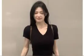设计感纯色正肩V领短袖t恤2024夏季新款辣妹收腰修身打底上衣视频封面