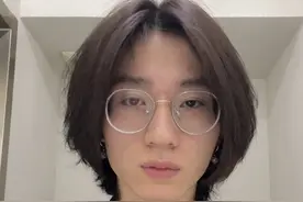 今天教大家夹刘海 #长发男生 #男生稍微打扮一下就不一样了 #换个发型换个人 #换头了换头了 #男生发型打理技巧视频封面