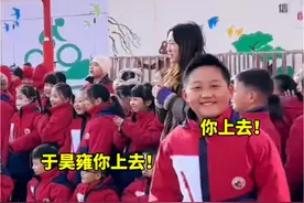 开学非遗表演学生跃跃欲试，老师神助攻惊艳全场，网友：好学生碰到了懂他的好老师视频封面
