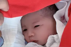 首先感谢半吨为宋家添丁加喜，然后感谢垦利人民医院李主任霍大夫和所有医护人员！辛苦了！三胎三刨，8点49分，男孩，七斤一两，母子平安！最后谢谢所有哥哥姐姐们的祝福和支持！#今天是个好日子 #最萌新生儿视频封面
