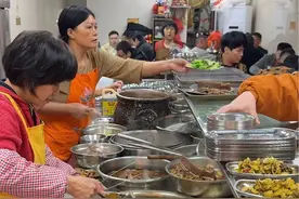 在泉州吃牛肉 体会到了吃席的快乐 #泉州 #路边摊美味视频封面