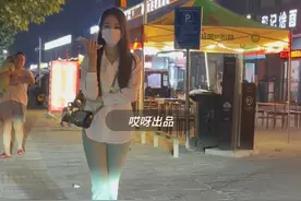 网恋奔现女主播翻车，确认过眼神，不是我喜欢的妞……视频封面