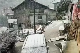 2025年桂林第一场雪，龙胜伟江下雪啦！#广西dou知道 #桂林旅游 #桂林 #你的城市下雪了吗视频封面
