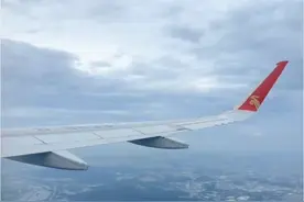 南京市规划和自然资源局日前公布获国务院批复的《南京市国土空间总体规划（2021—2035年）》全文，其中提及巩固提高南京机场的区域辐射力和竞争力，规划“一主一辅”的布局，禄口国际机场为主要机场，马鞍机场为辅助机场。根据规划，马鞍机场为军民合用机场，将适时启动民用跑道建设，开通民用航空。#南京将迎来双机场视频封面