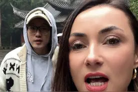 请叫我重庆妹儿！#外国人在中国#重庆大足石刻有多震撼视频封面