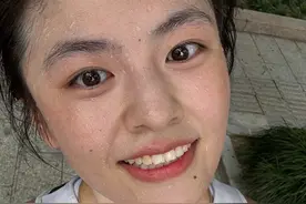 跑步女孩没有烦恼，全是幸福 每次跑长距离，心里都想着成功失败五五开，这样可以让我精神上足够敬畏，但行动上绝对坚韧  #你的坚持终将美好 #自律即自由 #奔跑在重复的热爱里 #运动女孩 #1124酱